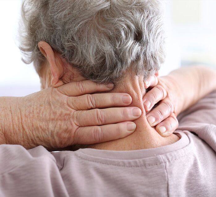 Ang mga sintomas ng cervical osteochondrosis ay nagpapahiwatig ng pangangailangan para sa paggamot ng sakit