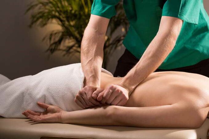 Massage ng pasyente na may osteochondrosis