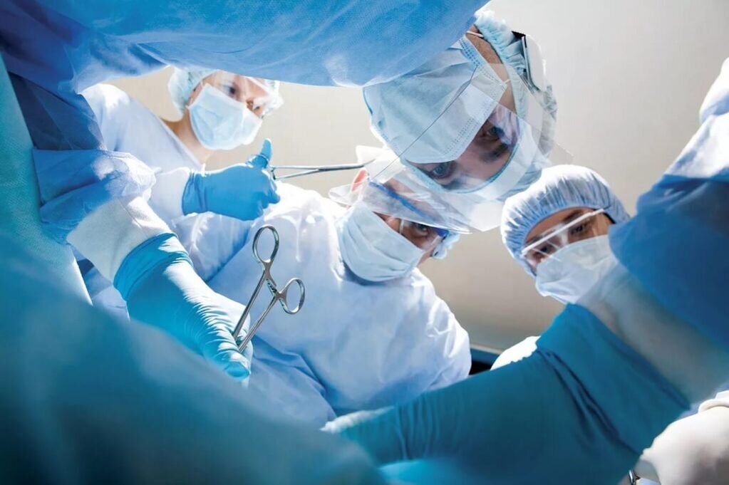 Para sa kumplikadong thoracic osteochondrosis, isinasagawa ang operasyon